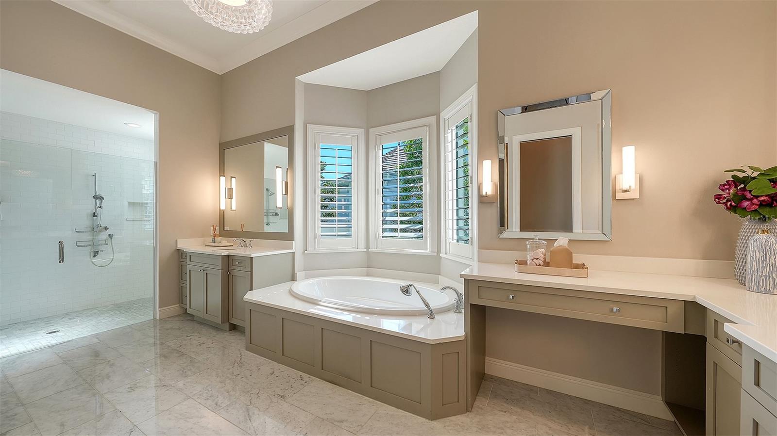 313 LOOKOUT POINT DR — photo 63