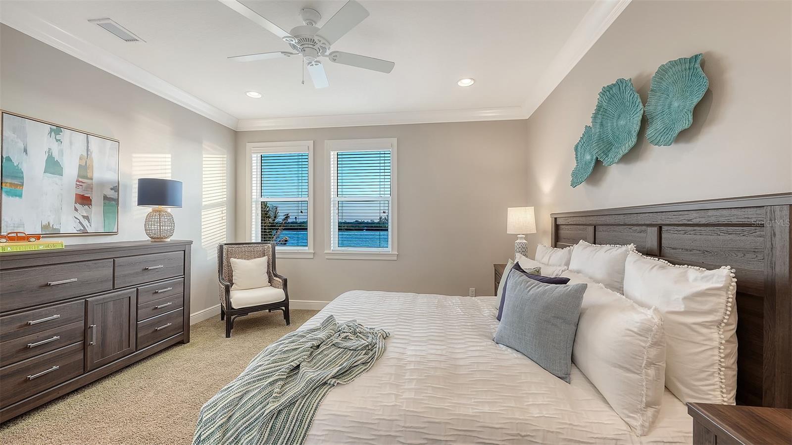 313 LOOKOUT POINT DR — photo 86