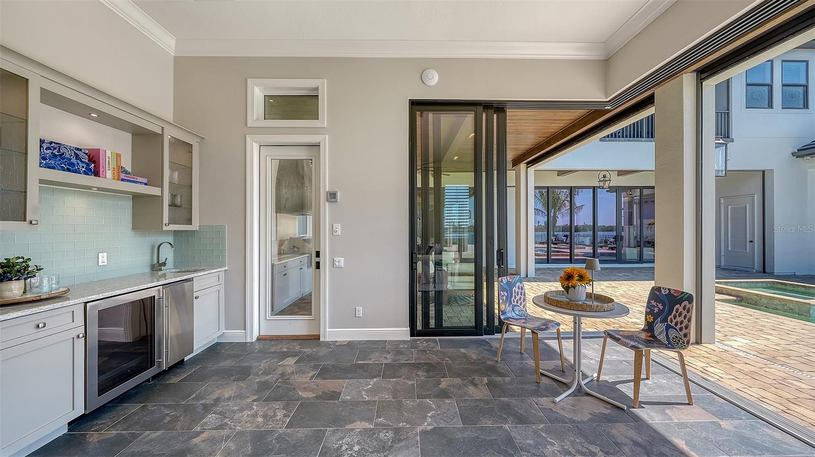 313 LOOKOUT POINT DR — photo 70
