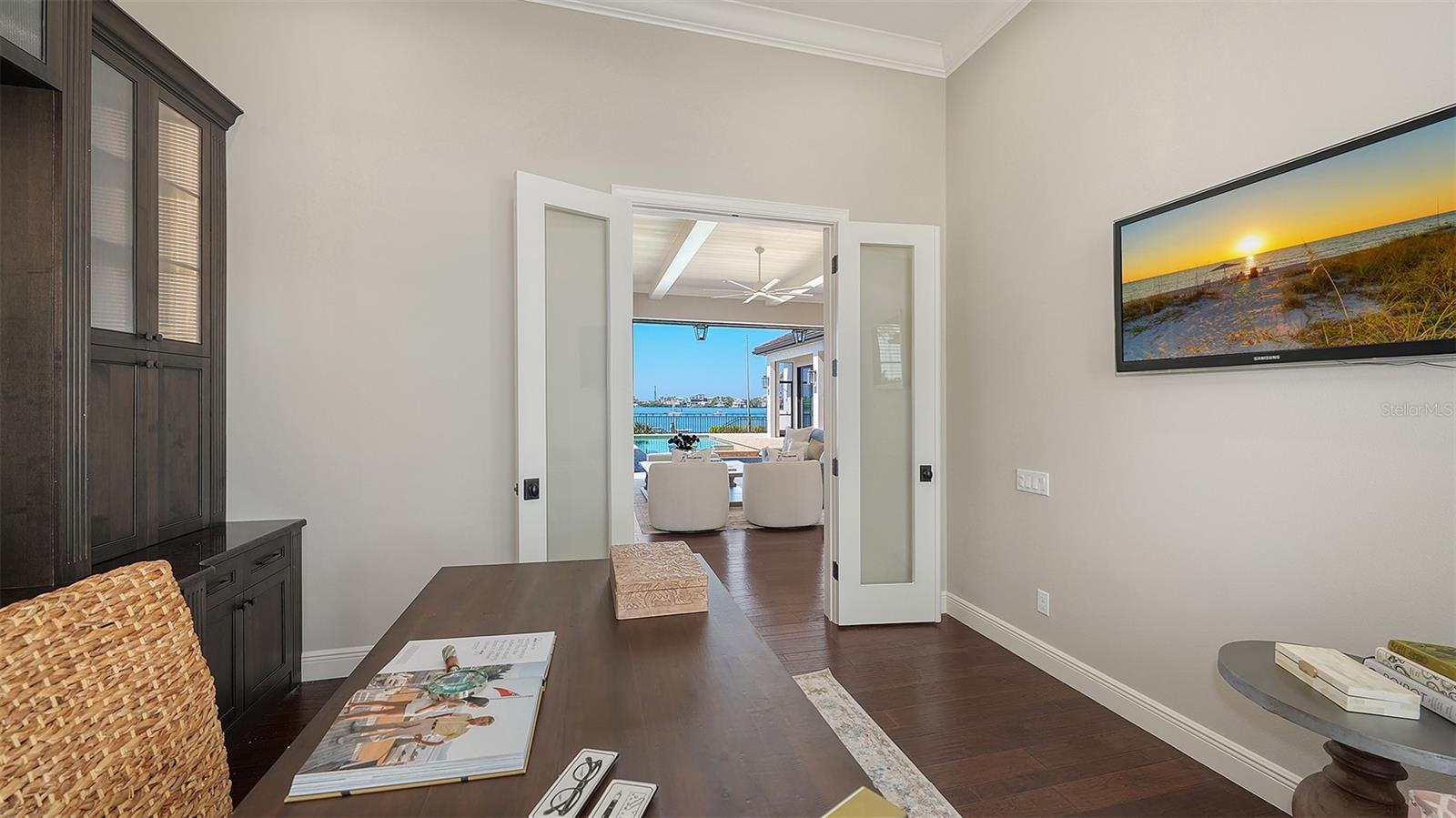 313 LOOKOUT POINT DR — photo 54