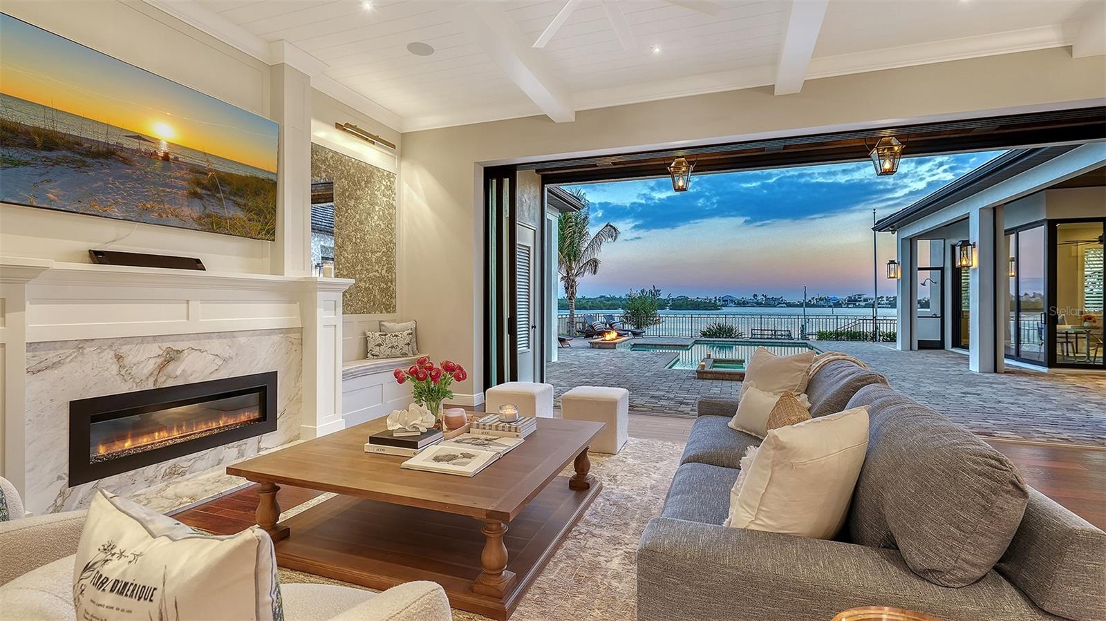 313 LOOKOUT POINT DR — photo 31