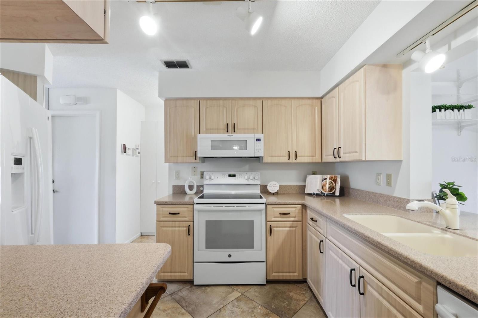 140 INLETS BLVD #140 — photo 14