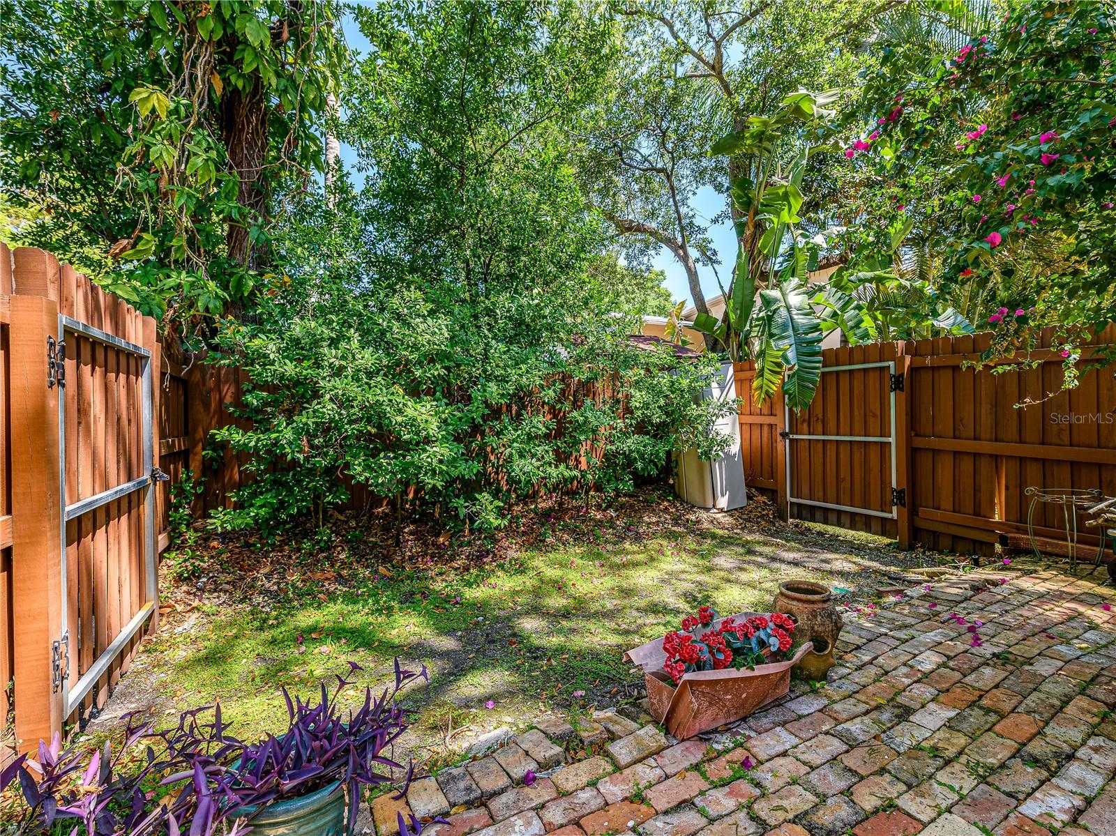 204 S LINCOLN AVE — photo 36