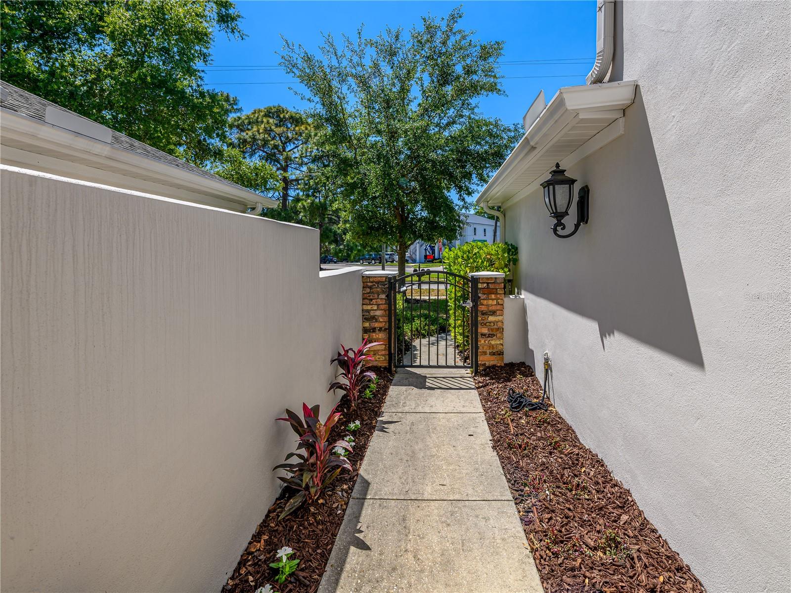 204 S LINCOLN AVE — photo 37