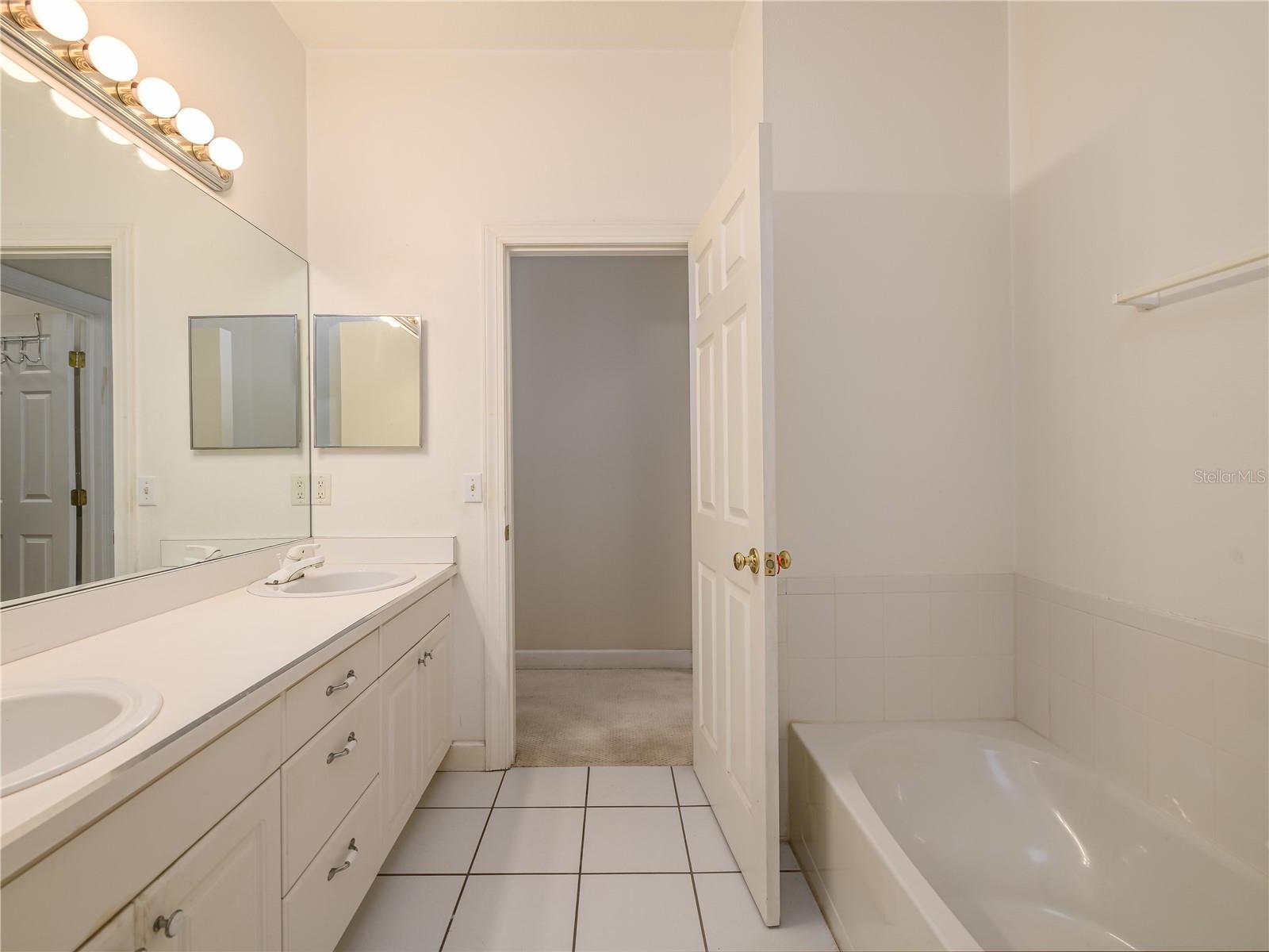 204 S LINCOLN AVE — photo 26