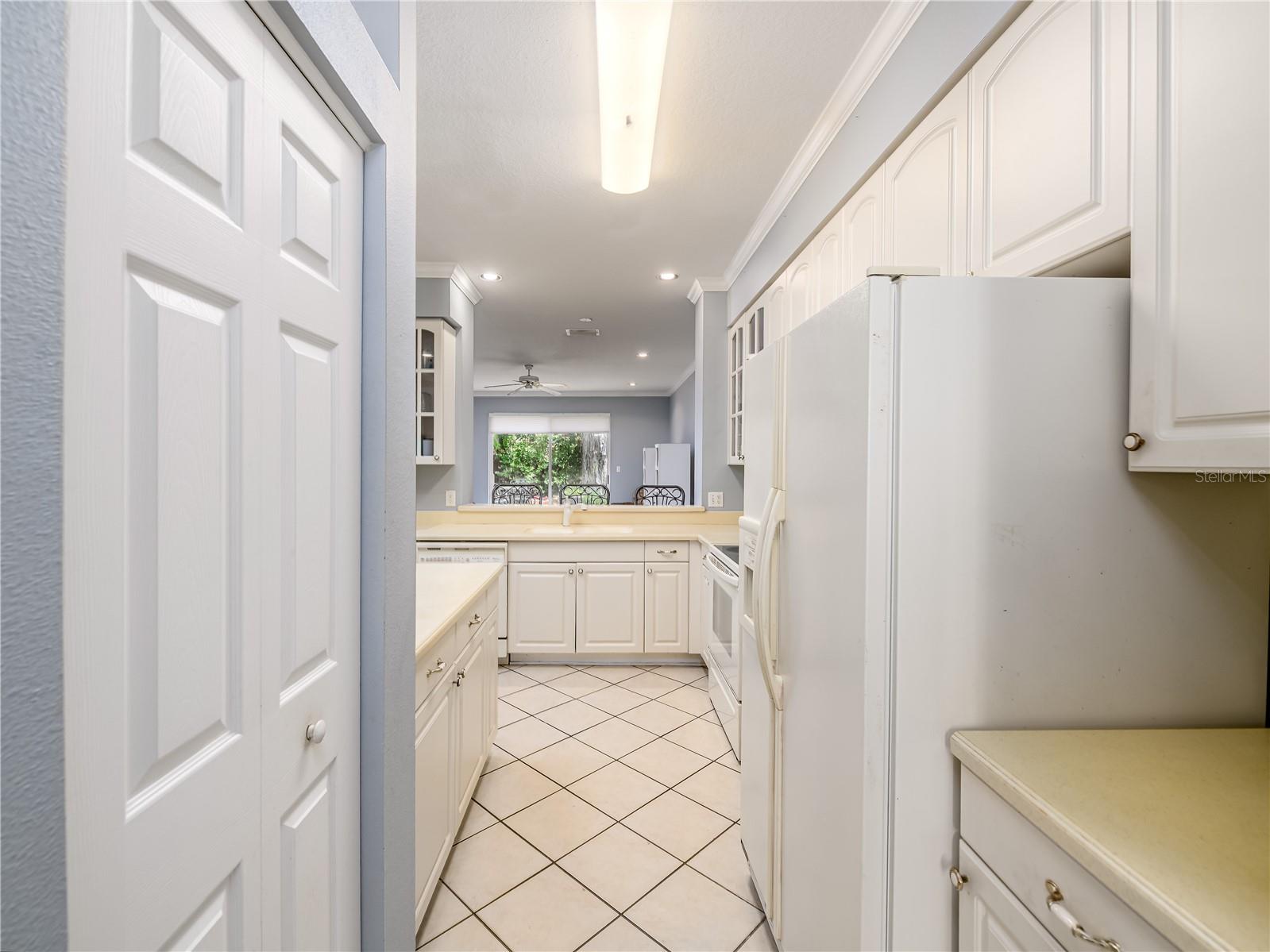 204 S LINCOLN AVE — photo 12