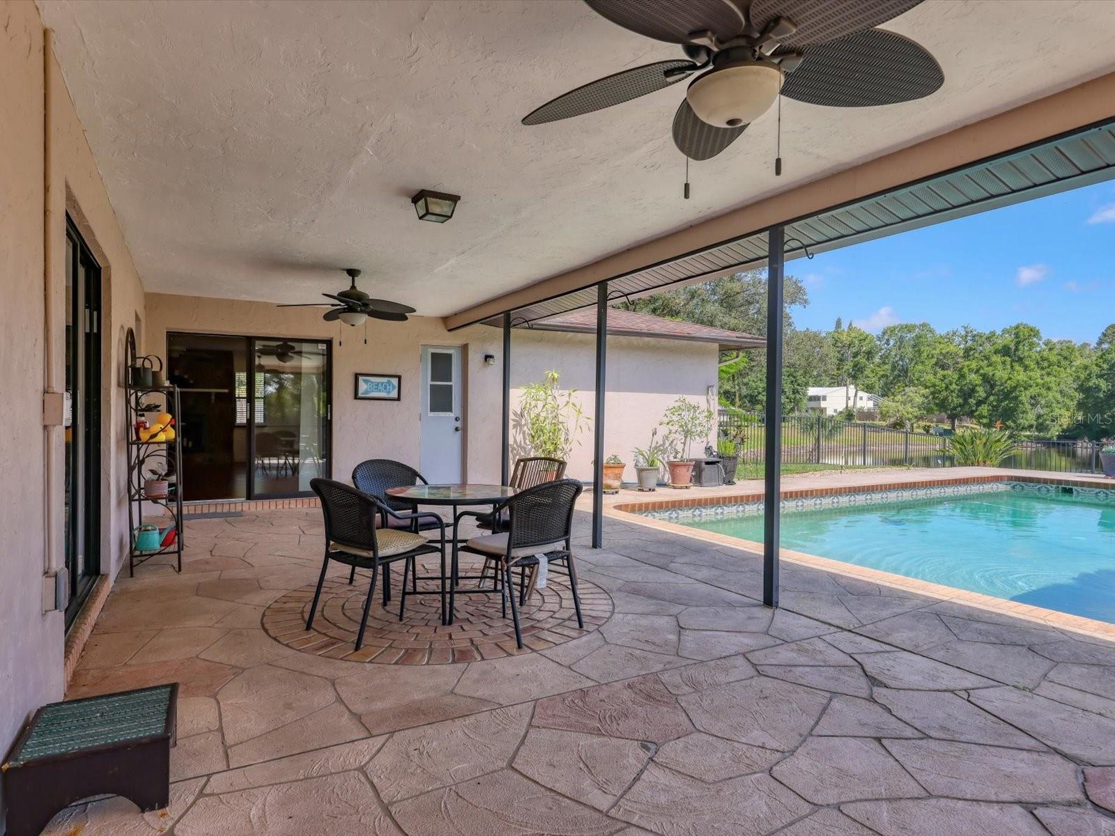 3927 DESOTO RD — photo 40