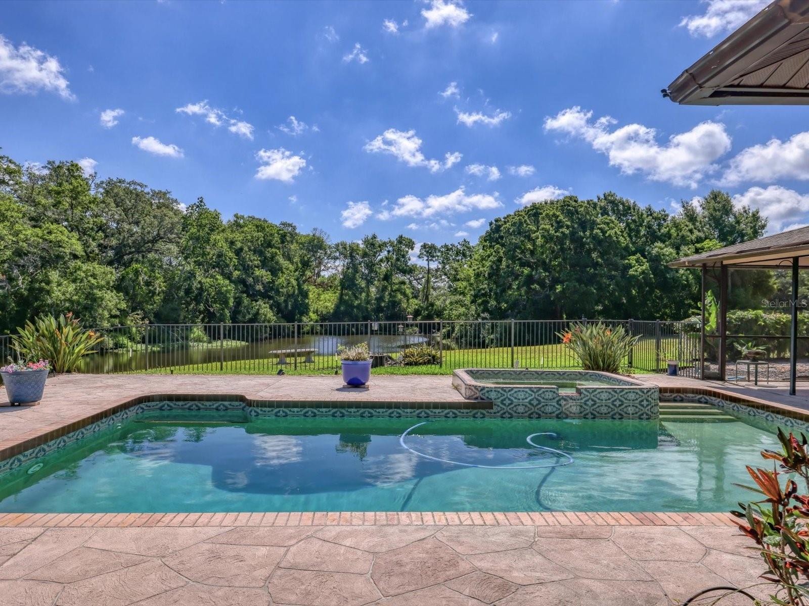 3927 DESOTO RD — photo 47