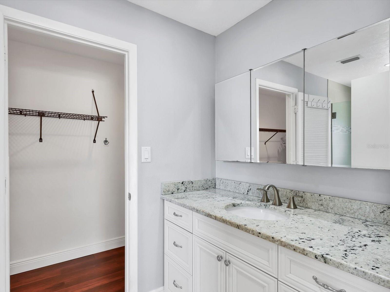 3927 DESOTO RD — photo 34