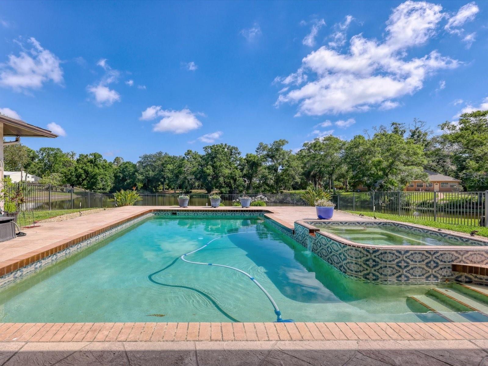 3927 DESOTO RD — photo 44