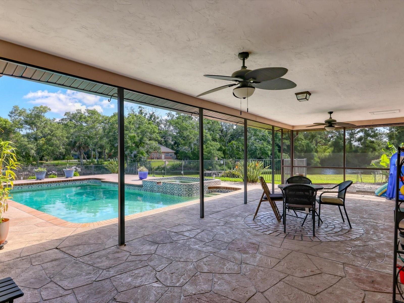 3927 DESOTO RD — photo 43