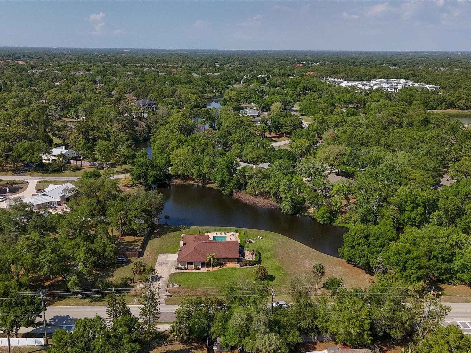 3927 DESOTO RD — photo 2