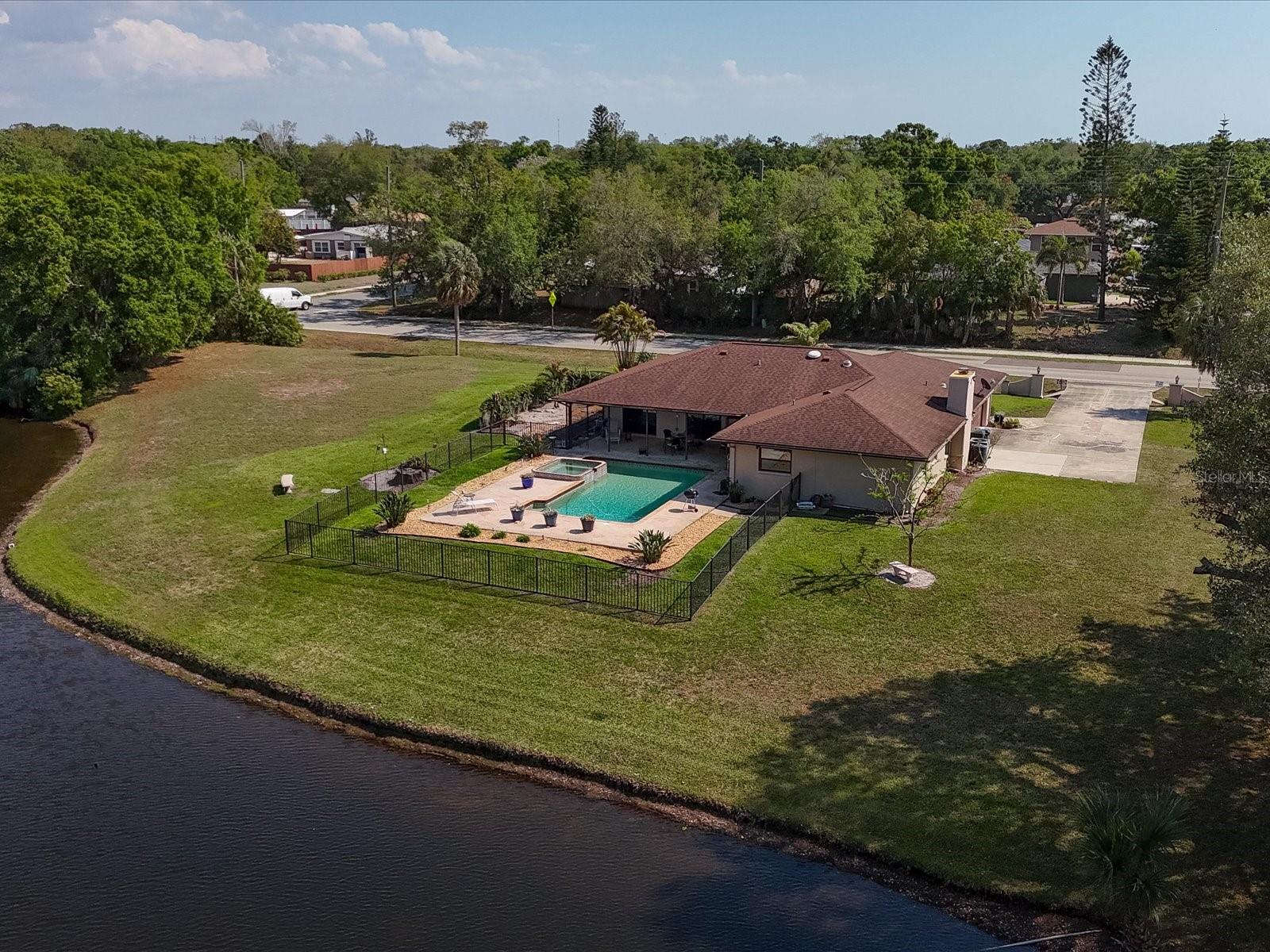 3927 DESOTO RD — photo 57