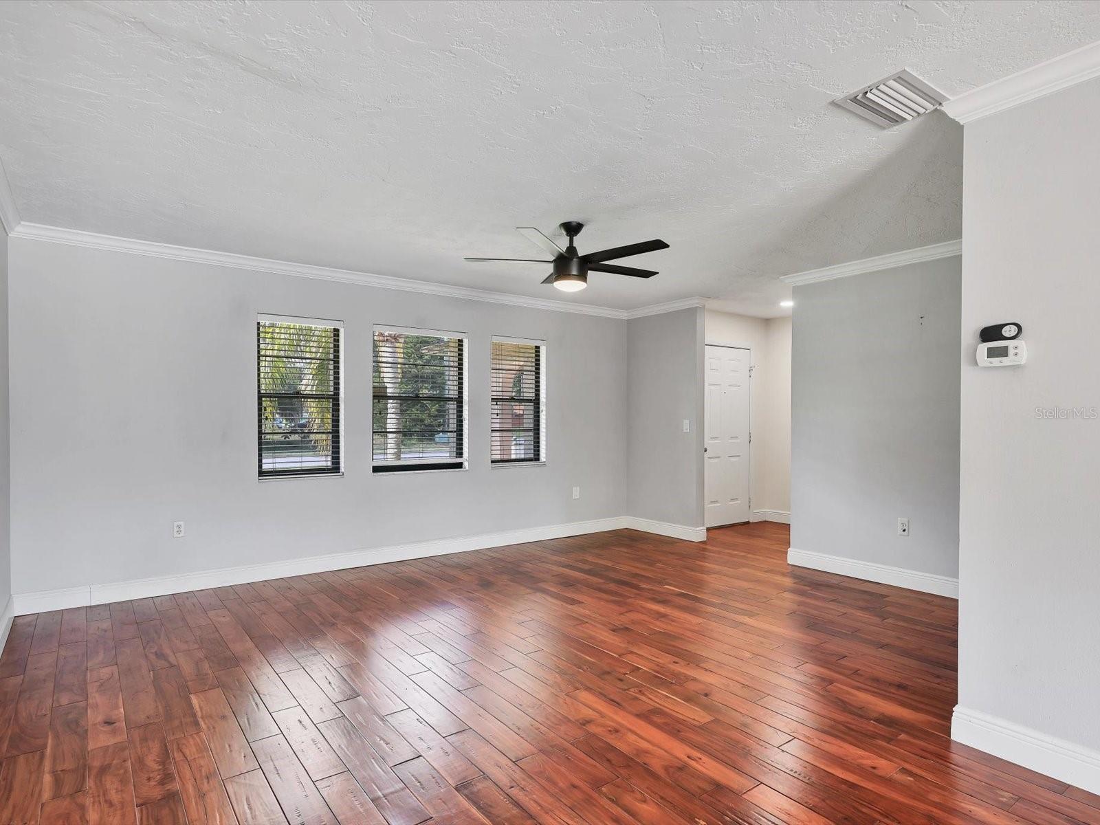 3927 DESOTO RD — photo 16
