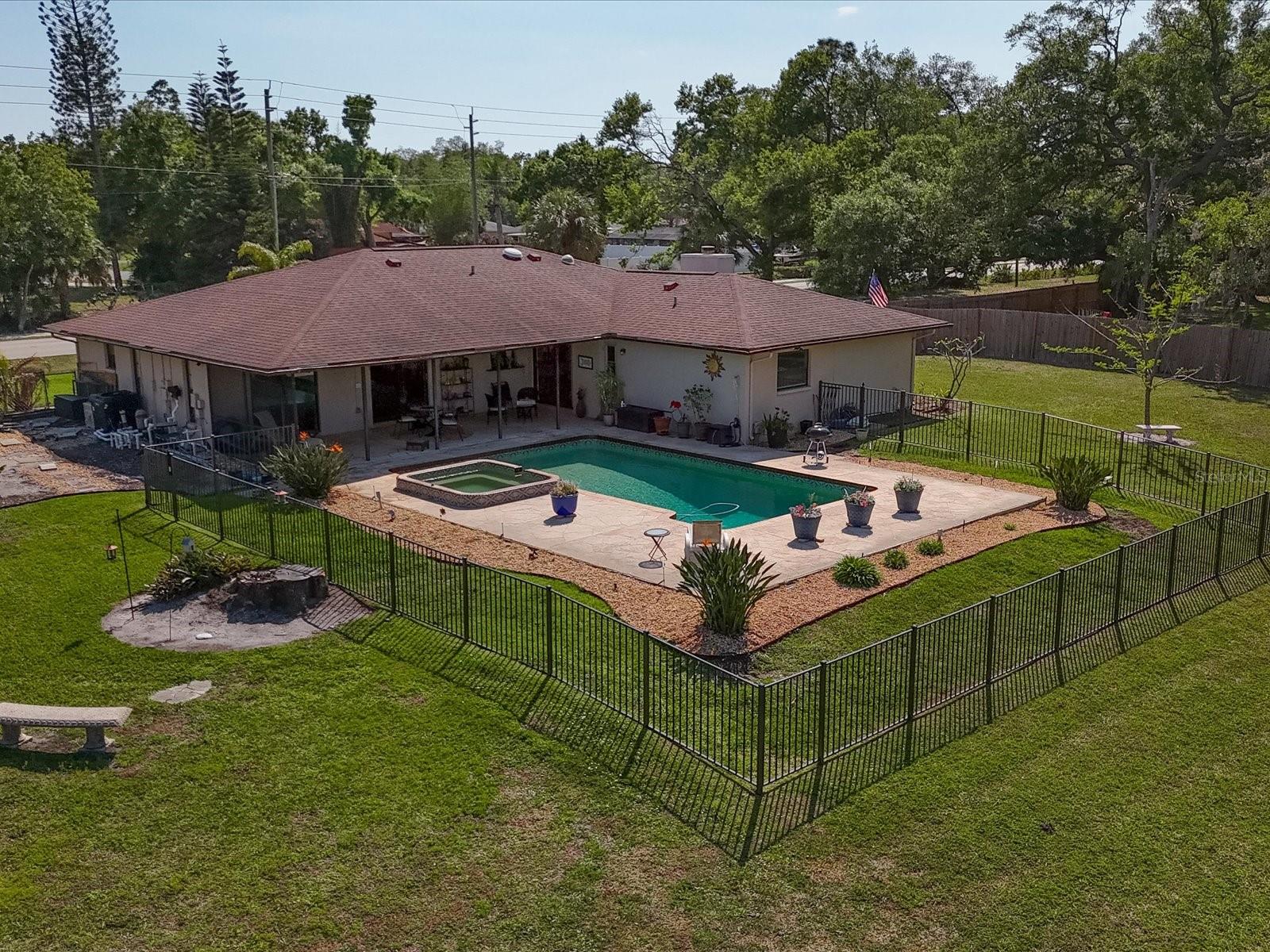 3927 DESOTO RD — photo 65