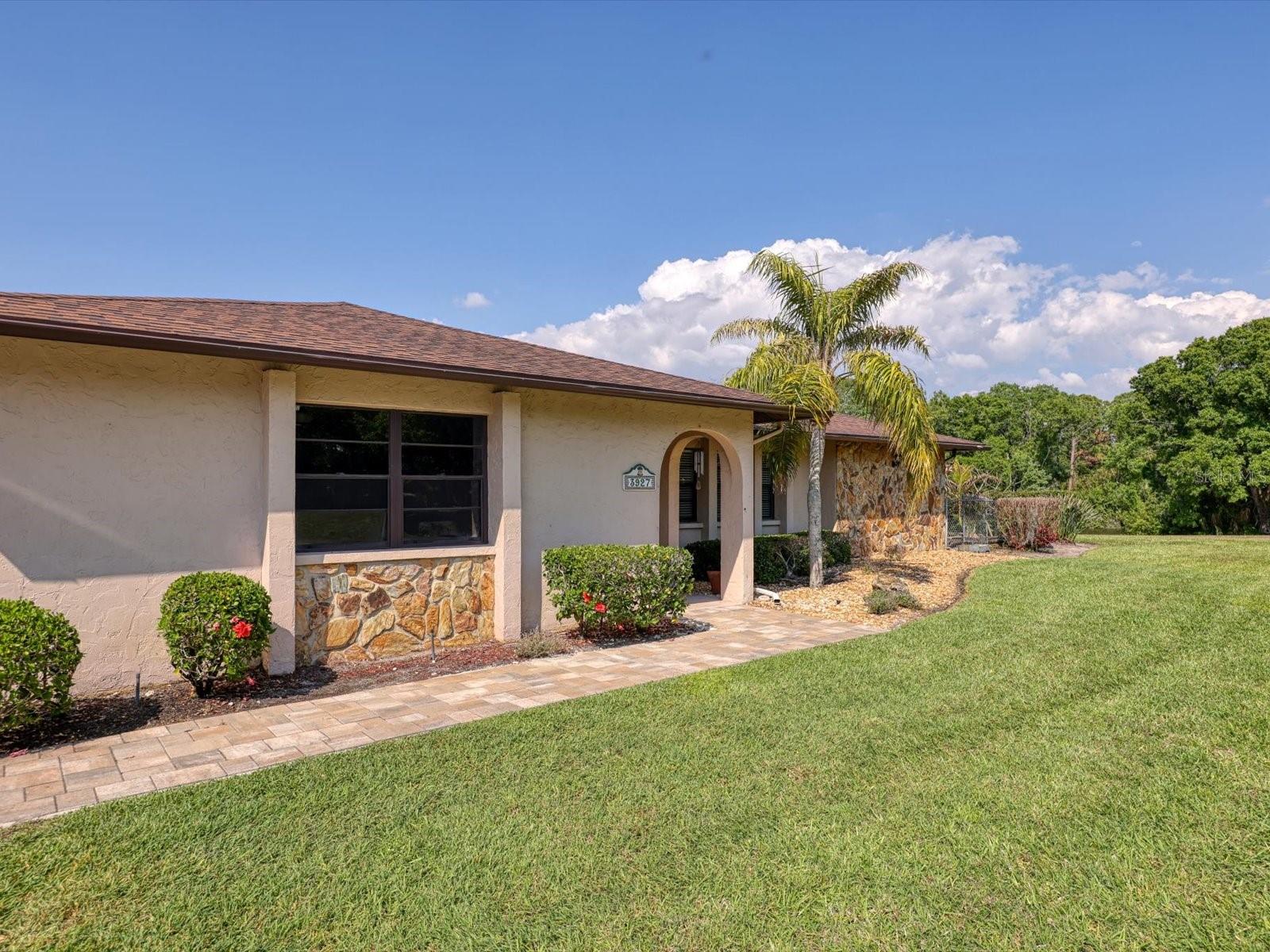 3927 DESOTO RD — photo 9