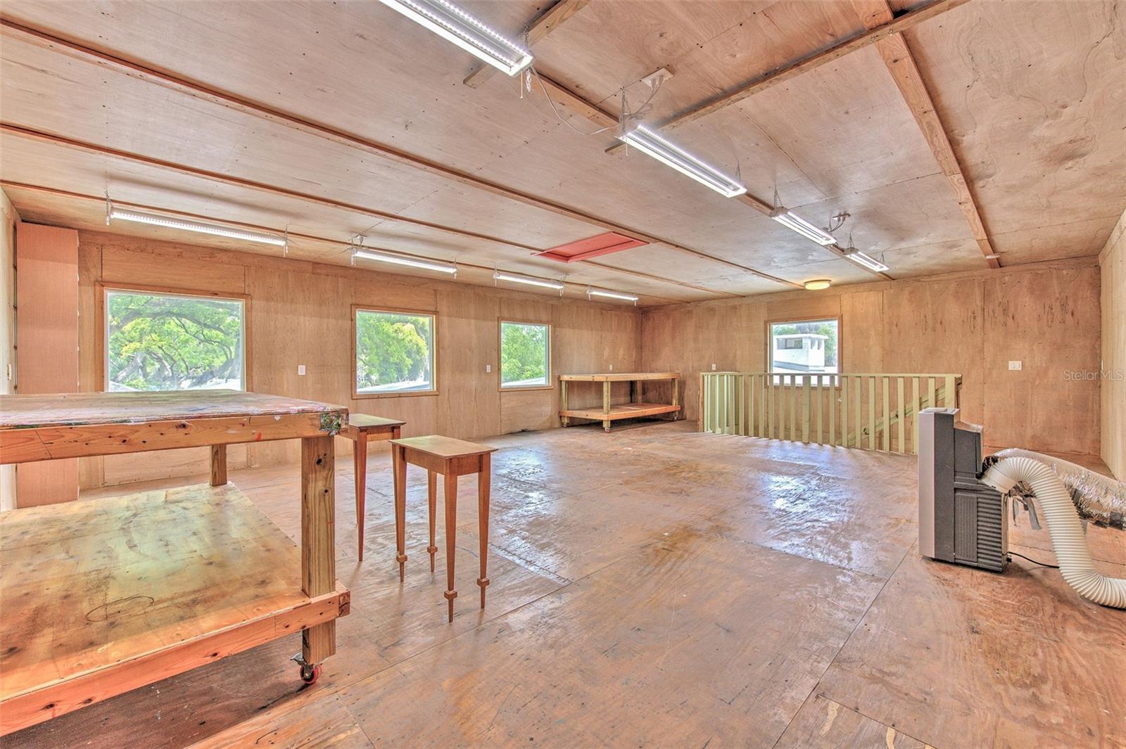7102 MANDY LN — photo 48