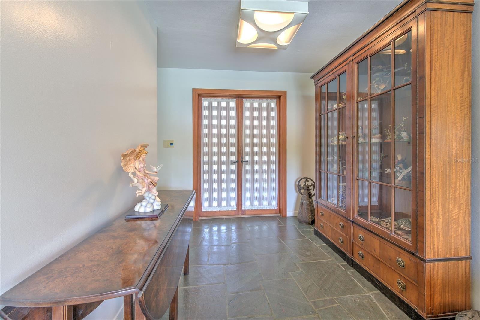 7102 MANDY LN — photo 33