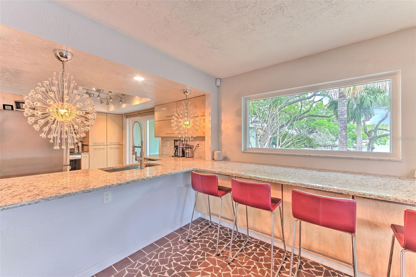 7102 MANDY LN — photo 13