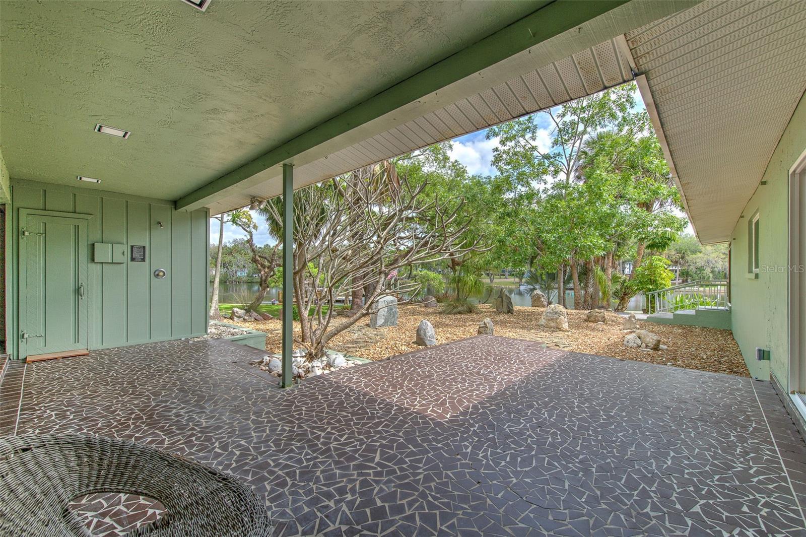 7102 MANDY LN — photo 36