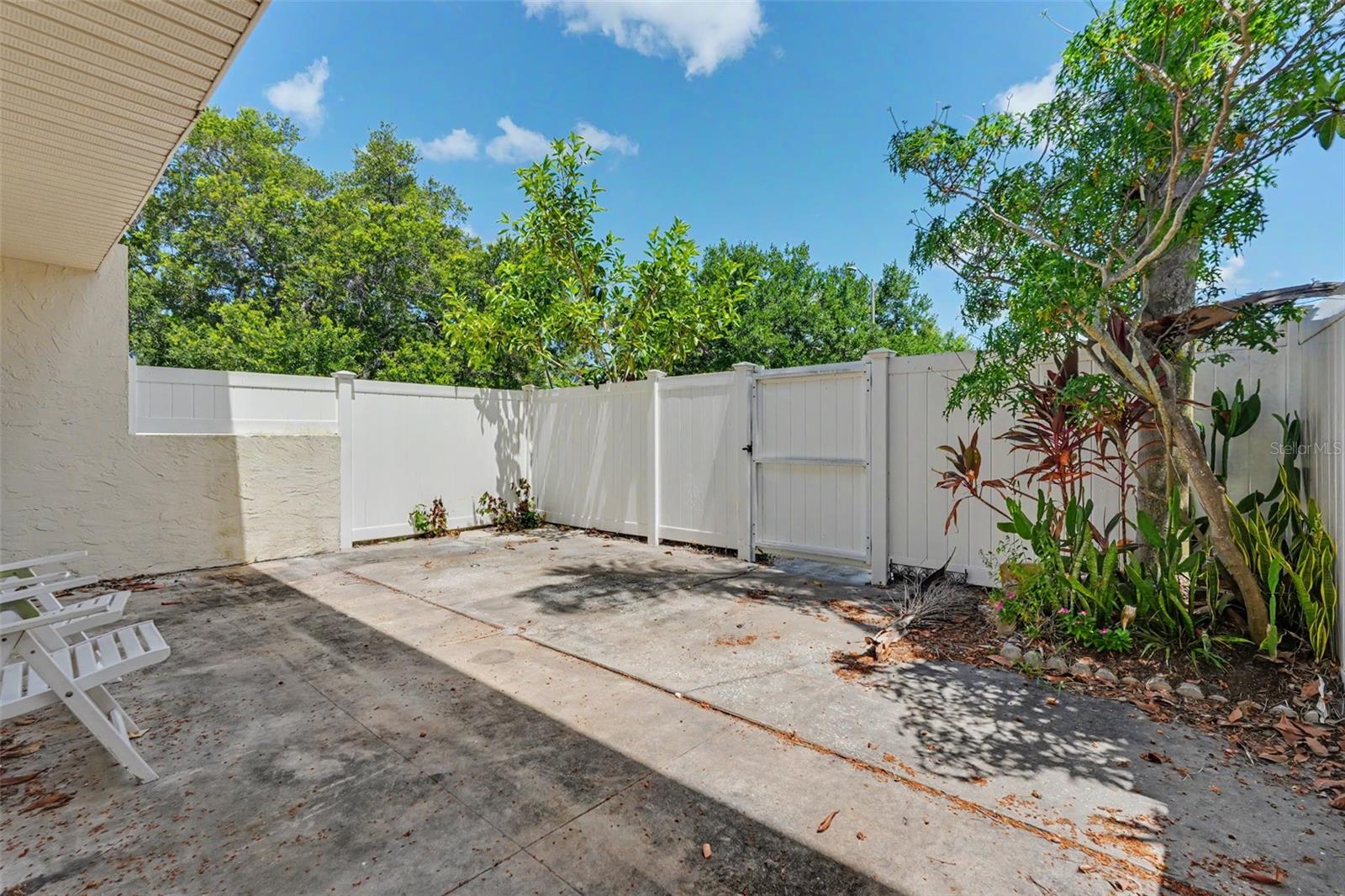 7322 STONE HAVEN CT N #7322 — photo 35