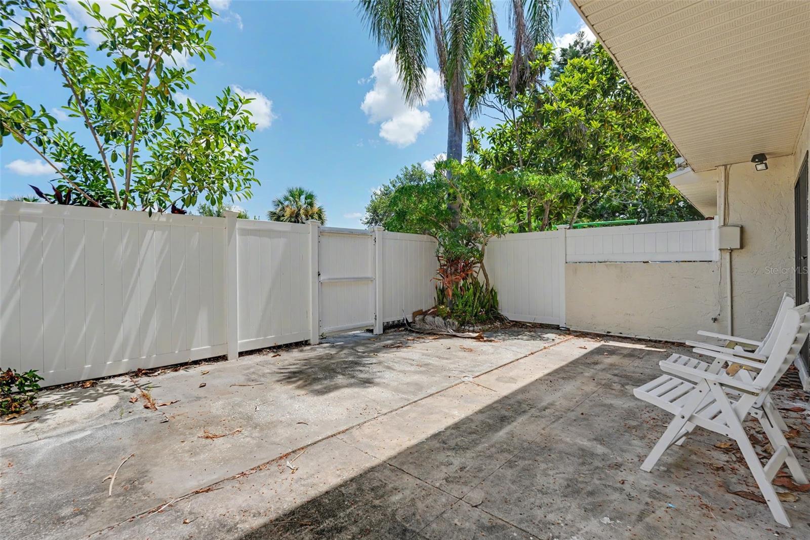 7322 STONE HAVEN CT N #7322 — photo 33