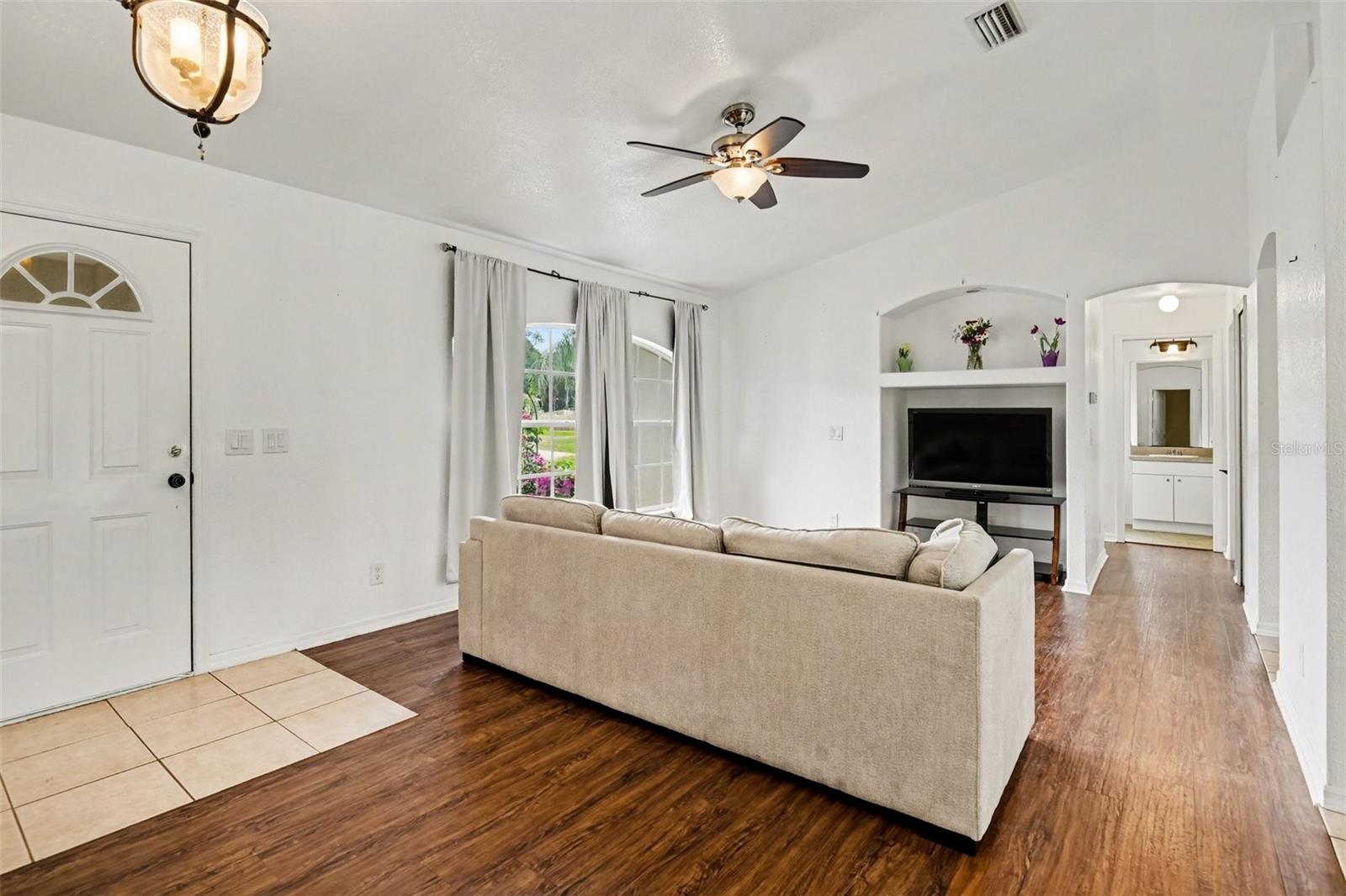 2638 ASHLAND LN — photo 4