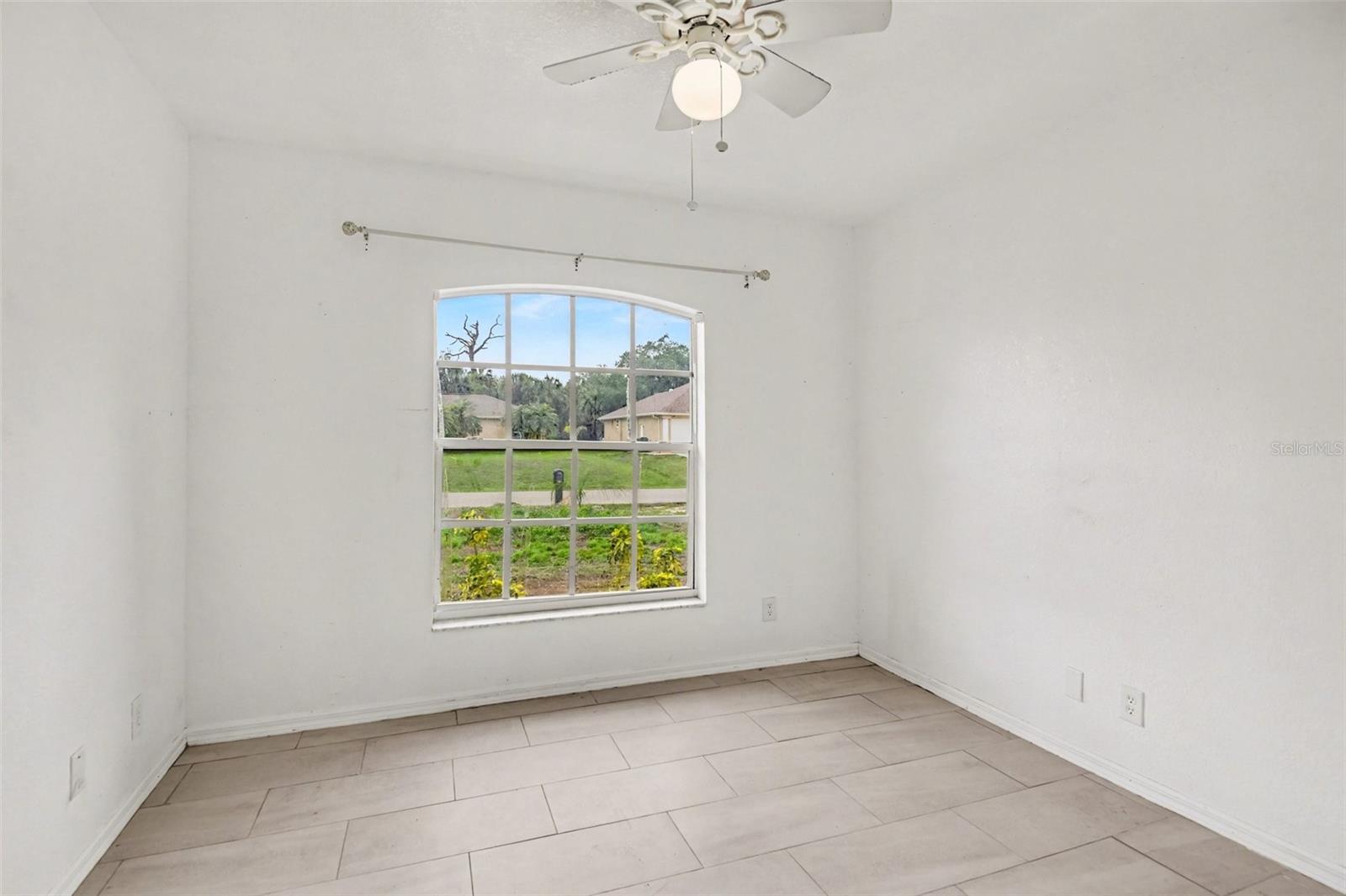 2638 ASHLAND LN — photo 12