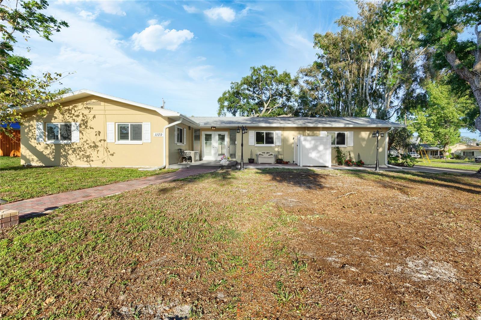1109 S SAN REMO AVE — photo 46