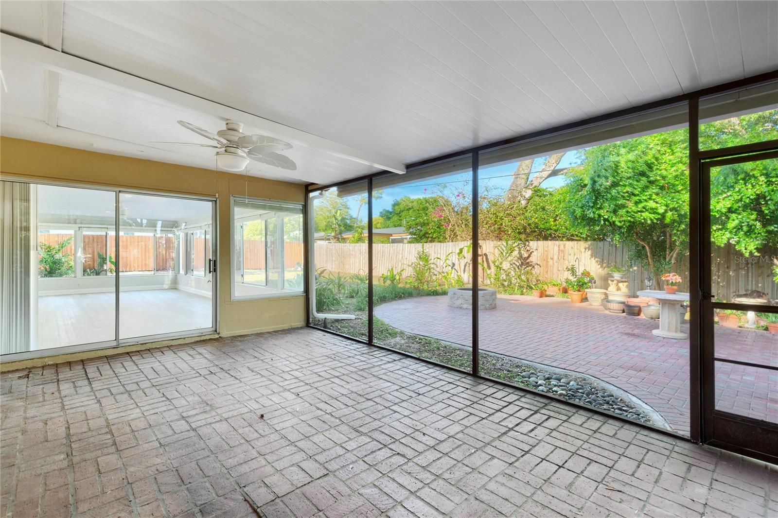 1109 S SAN REMO AVE — photo 17