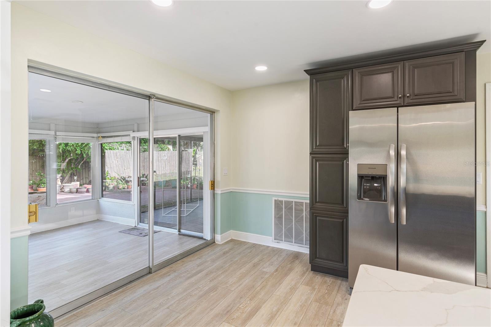 1109 S SAN REMO AVE — photo 14