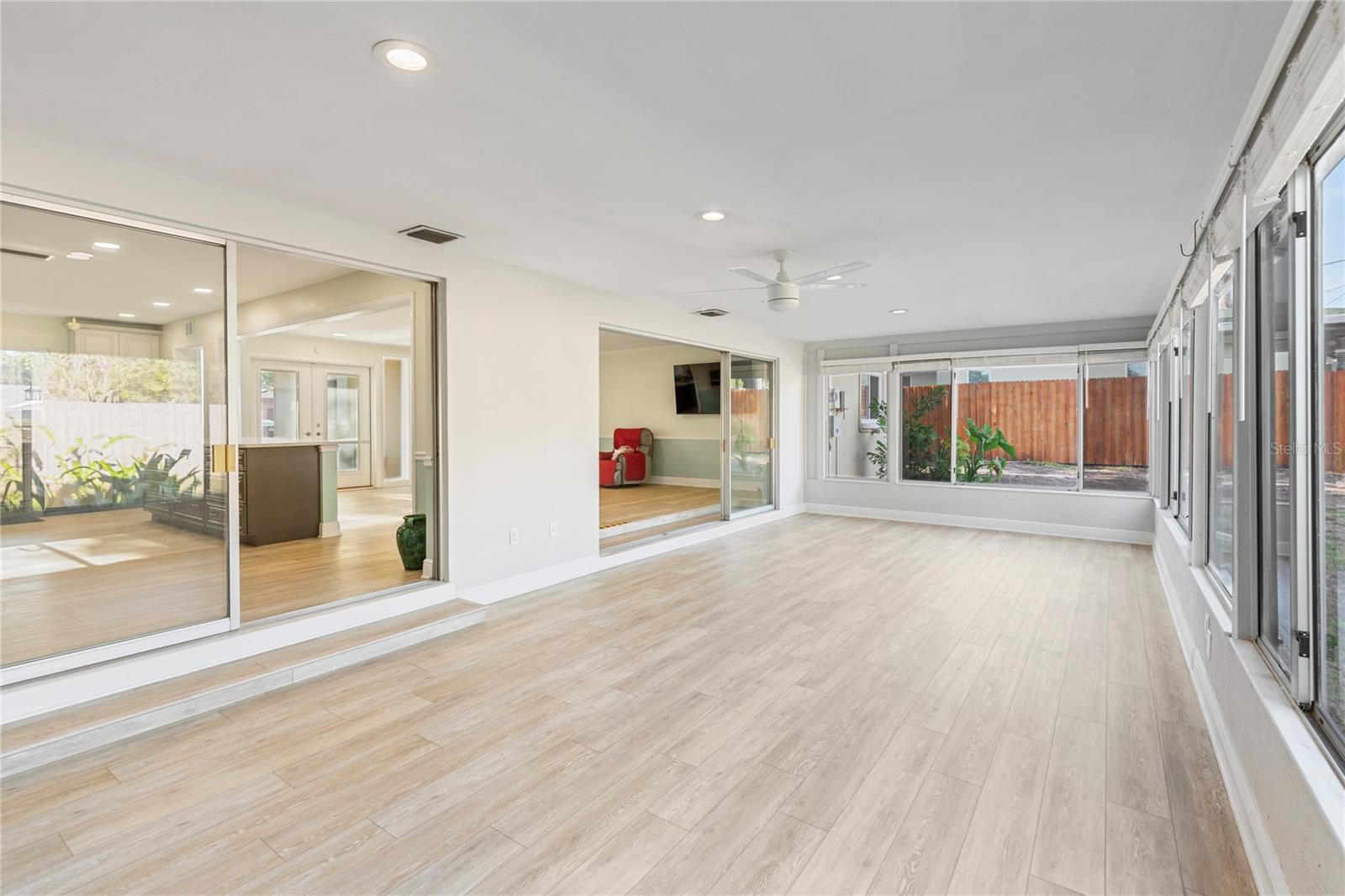 1109 S SAN REMO AVE — photo 16
