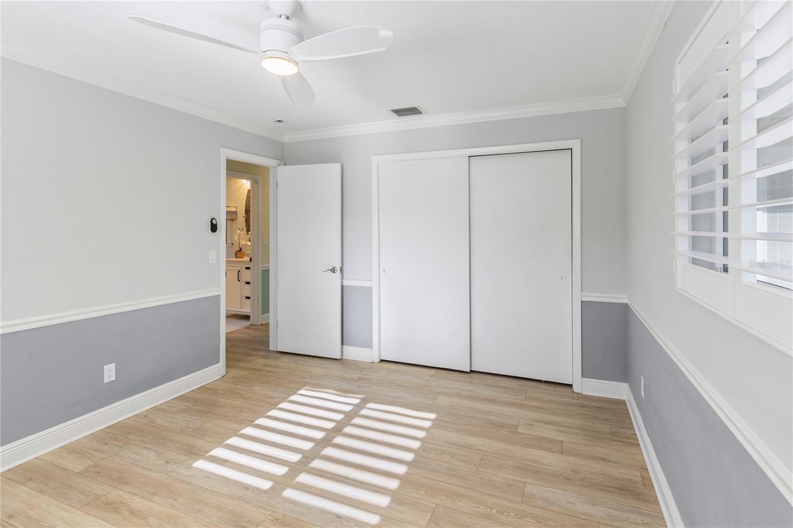 1109 S SAN REMO AVE — photo 27