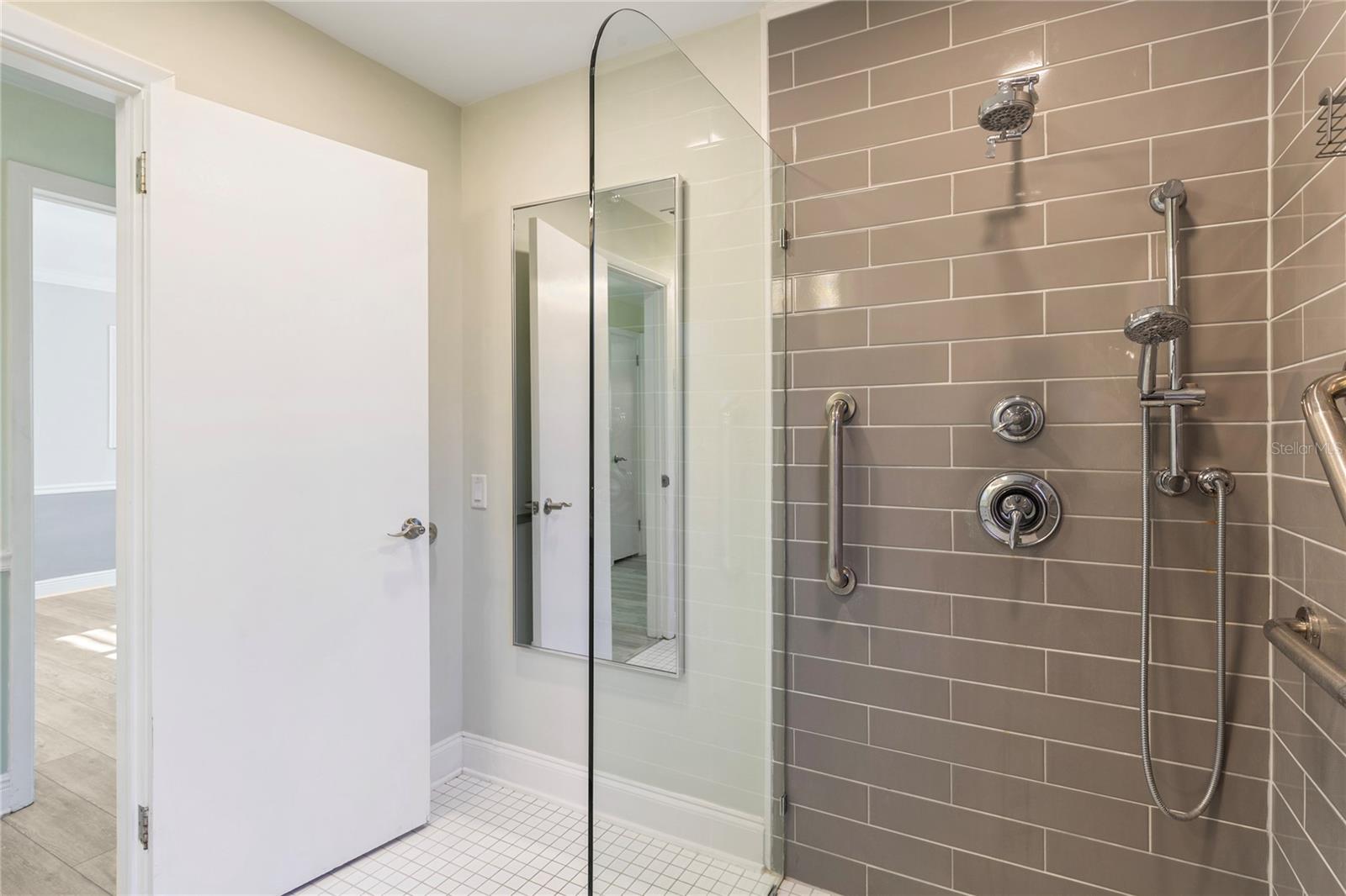 1109 S SAN REMO AVE — photo 32