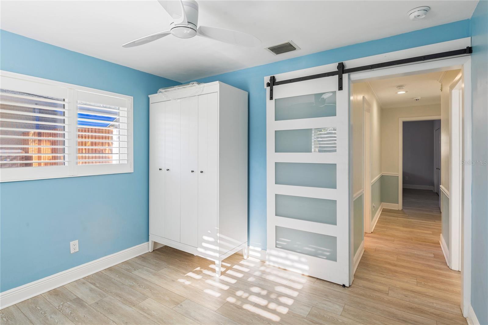 1109 S SAN REMO AVE — photo 30