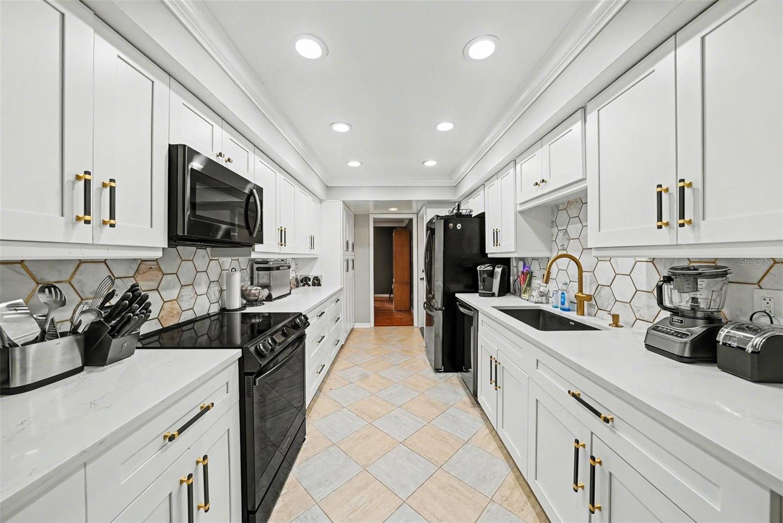 1009 MORFIELD LN — photo 2