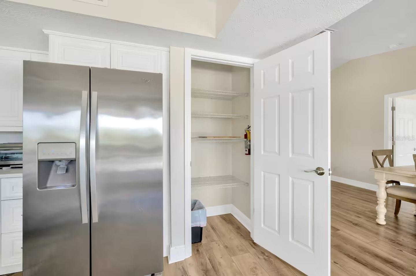 721 EAGLE LN — photo 20