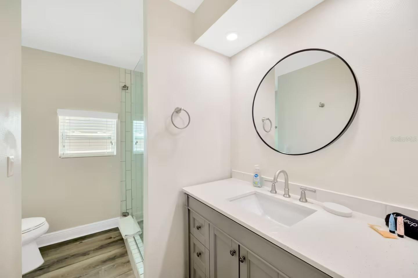 721 EAGLE LN — photo 37