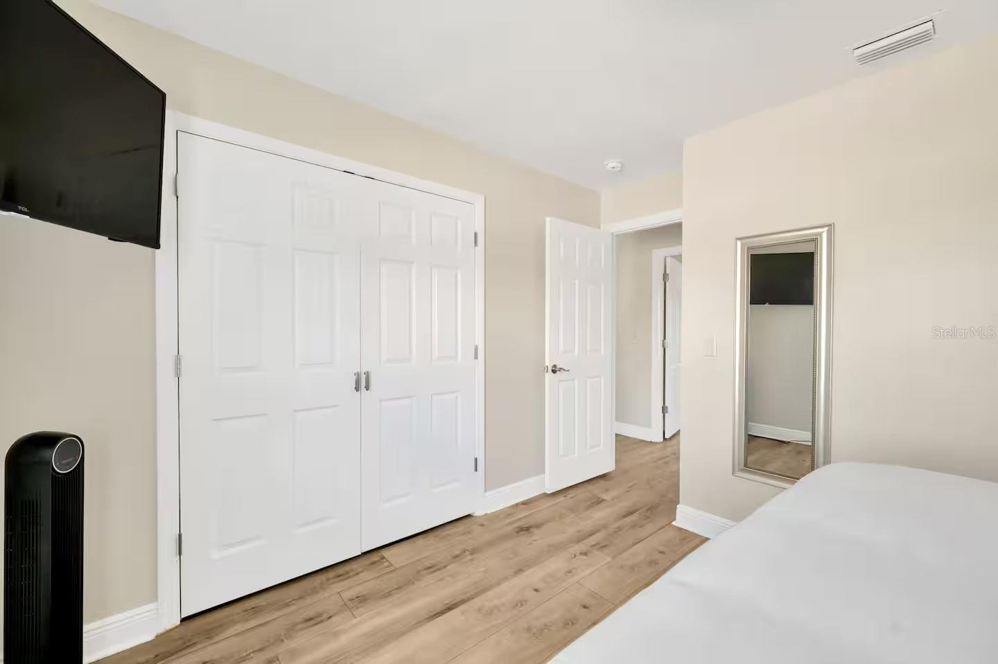 721 EAGLE LN — photo 31