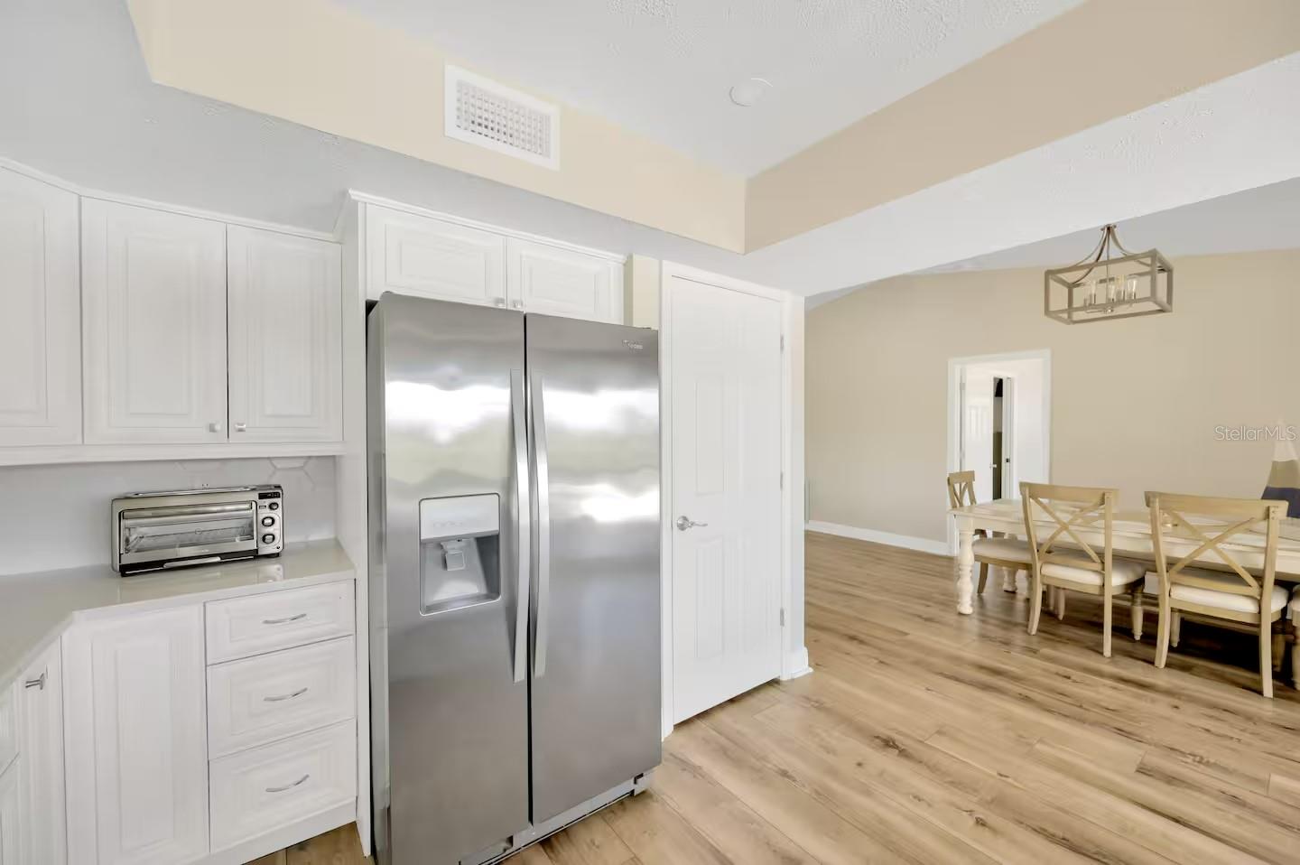 721 EAGLE LN — photo 19