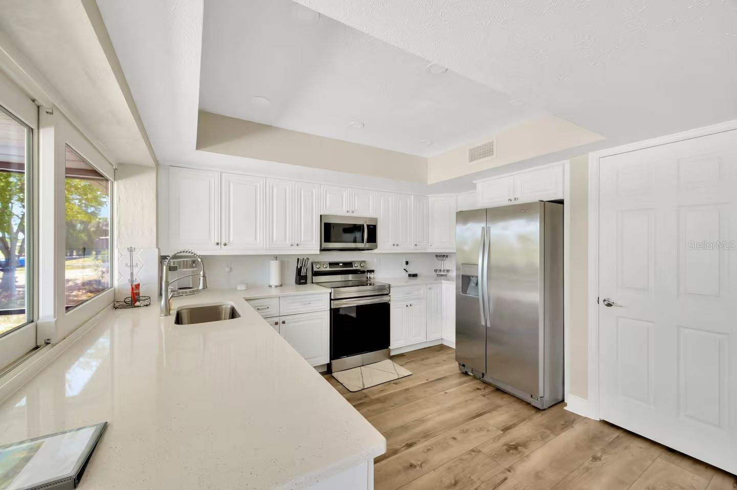 721 EAGLE LN — photo 18
