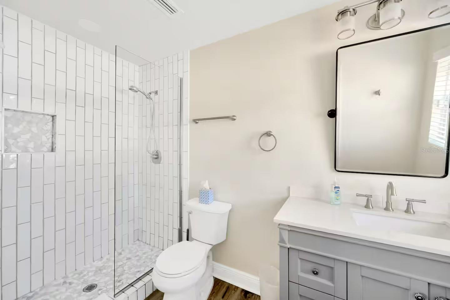 721 EAGLE LN — photo 30