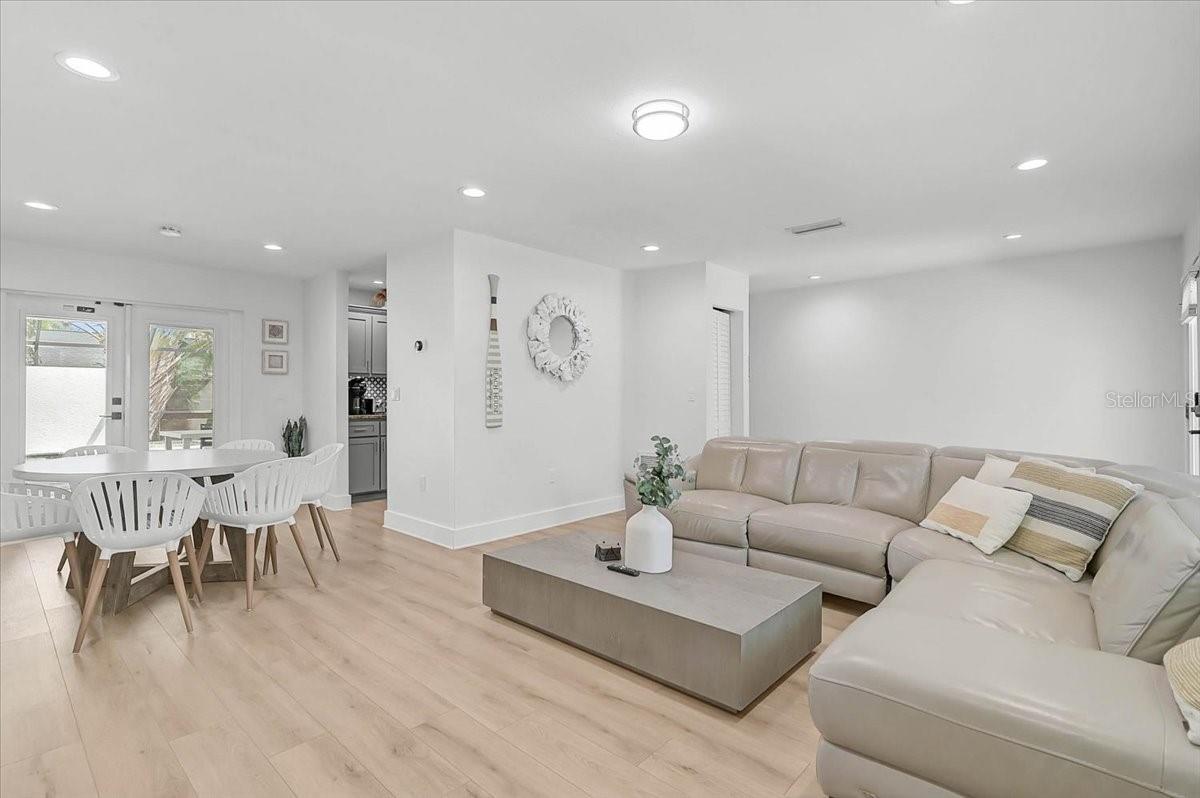 3515 LA PALOMA AVE — photo 14