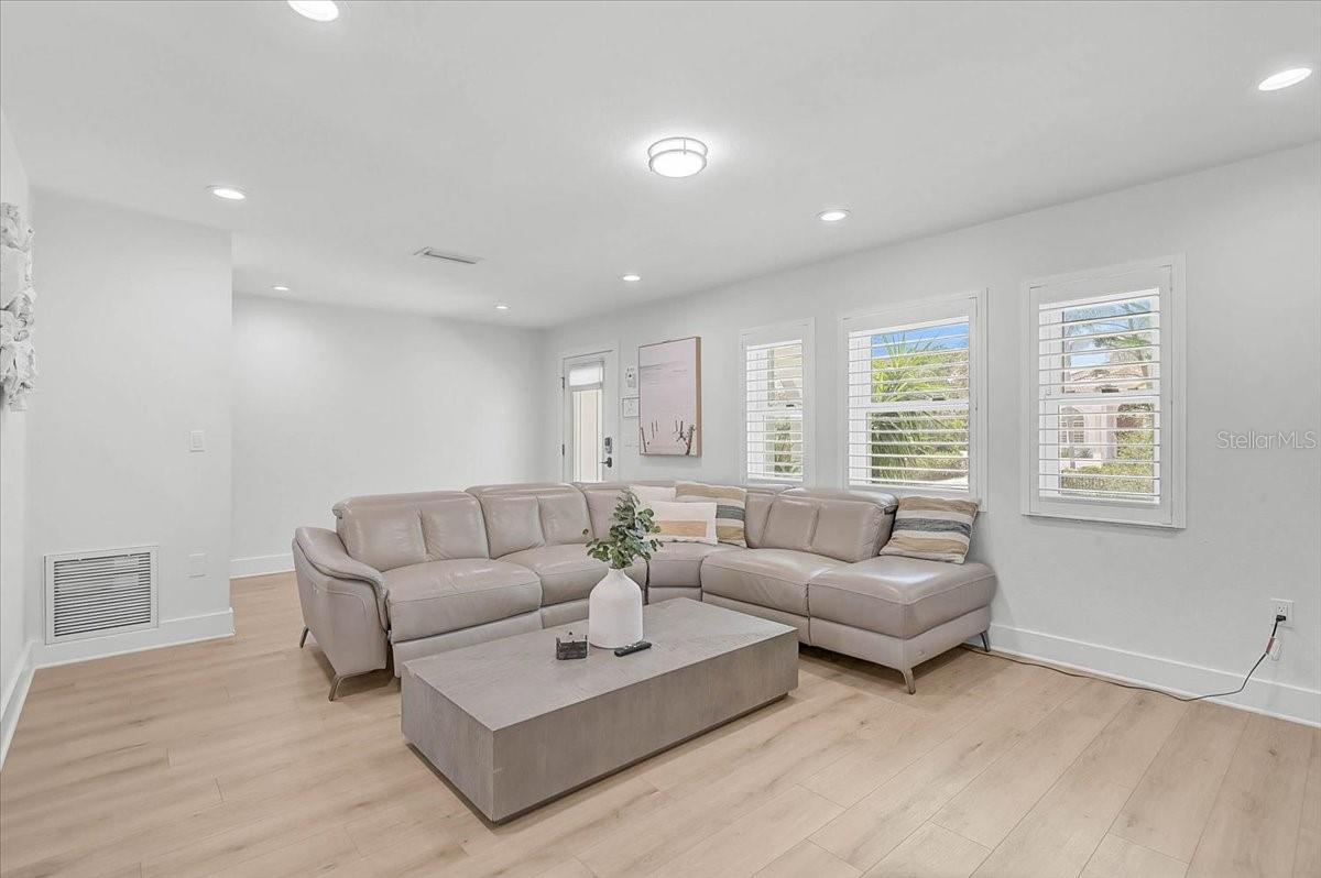 3515 LA PALOMA AVE — photo 8