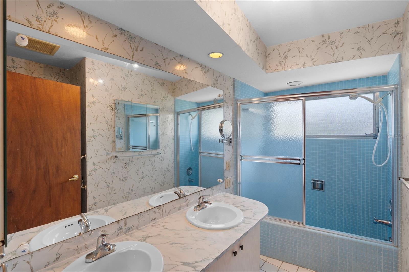 1768 HARBOR CIR E — photo 22
