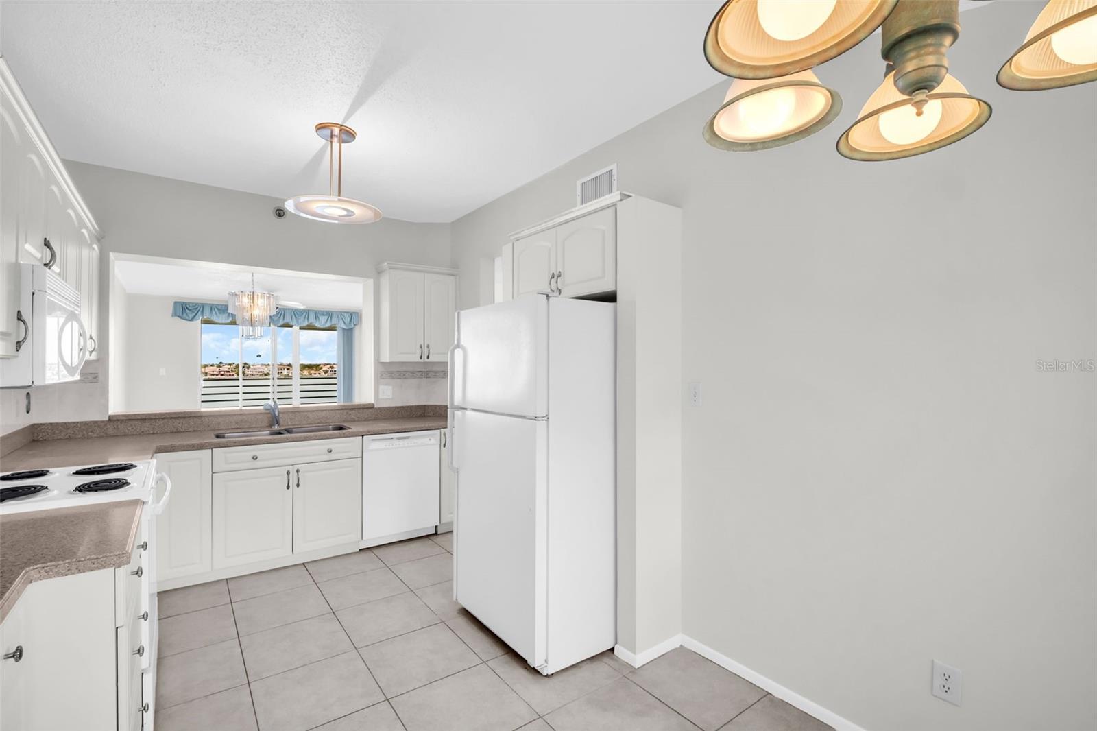 7932 SAILBOAT KEY BLVD S #402 — photo 7