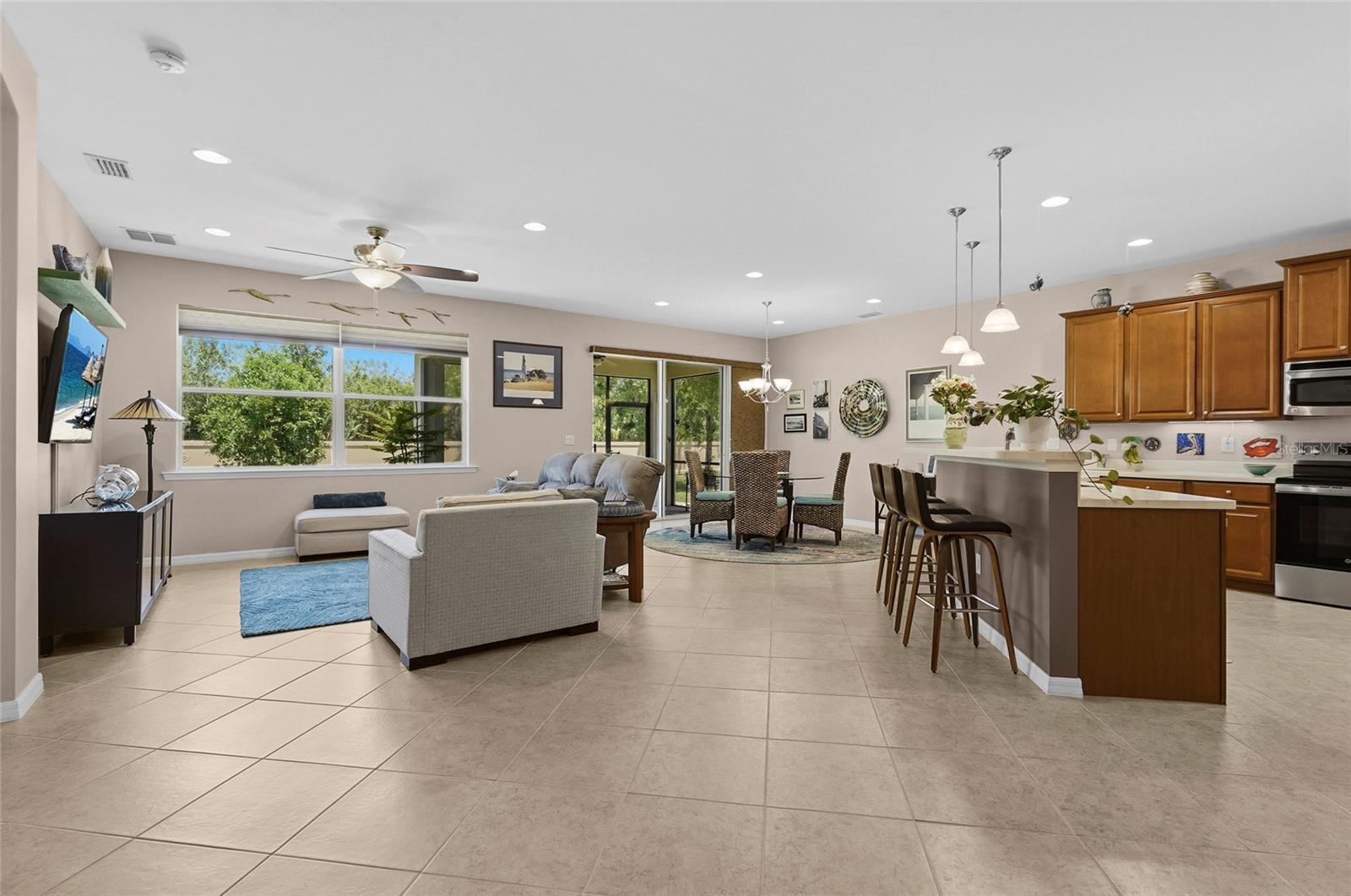 6240 FALCON LAIR DR — photo 3