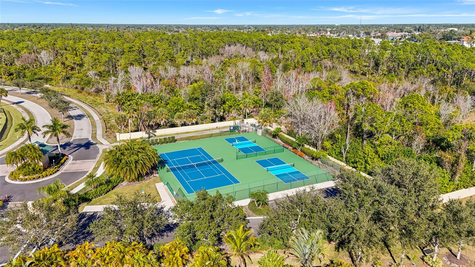 6240 FALCON LAIR DR — photo 15