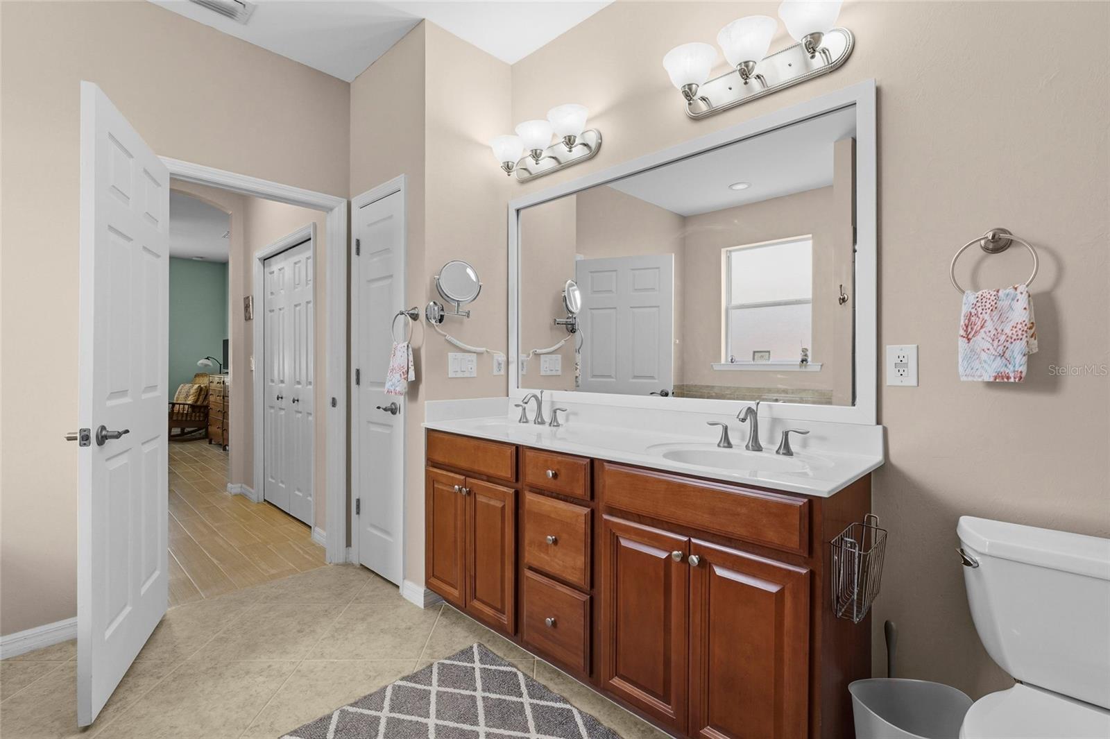 6240 FALCON LAIR DR — photo 36