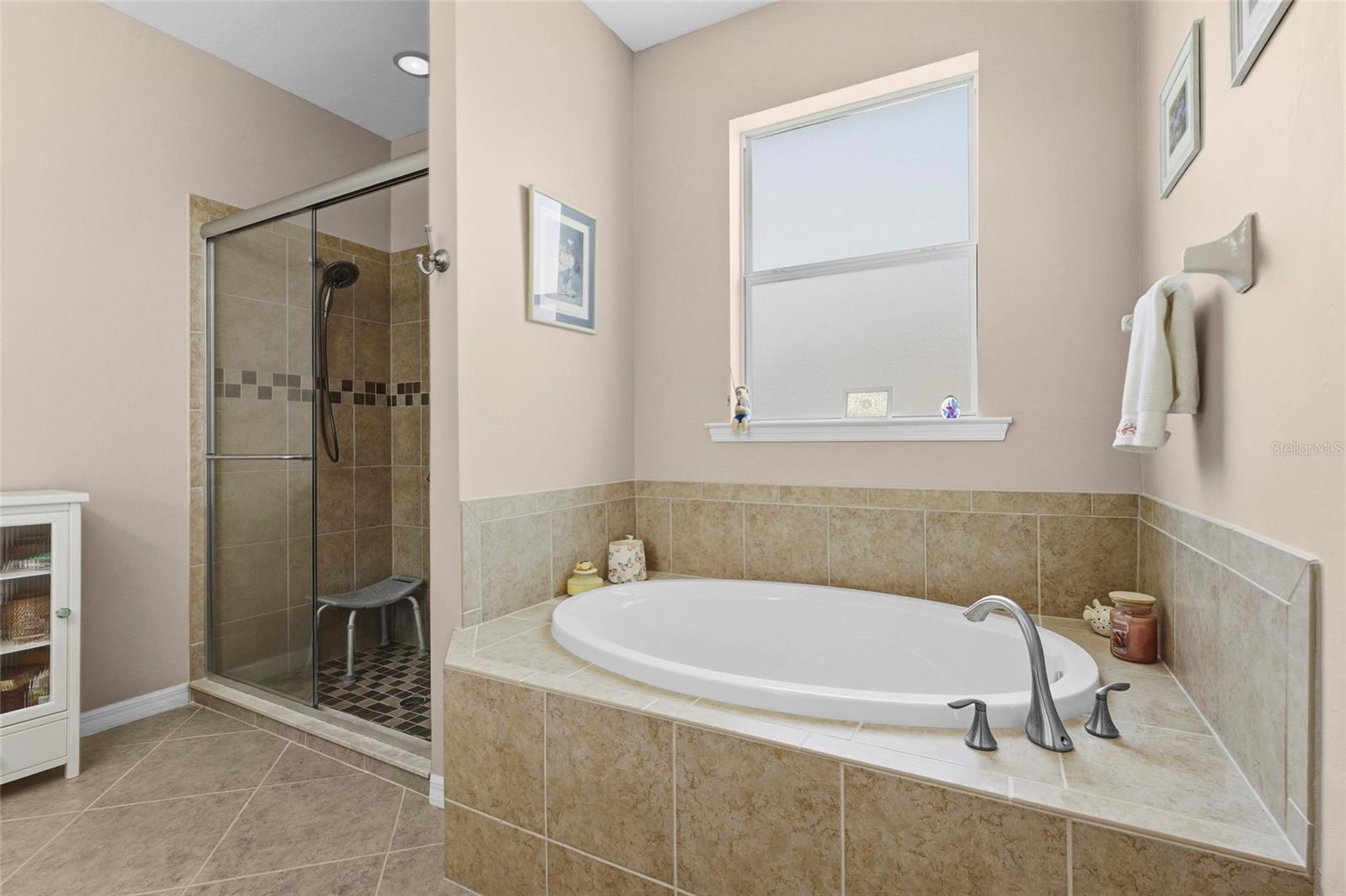 6240 FALCON LAIR DR — photo 10